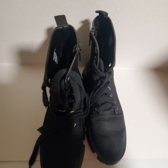 Steve Madden Black Chunky Lace-Up Boots - Picture 5 of 5